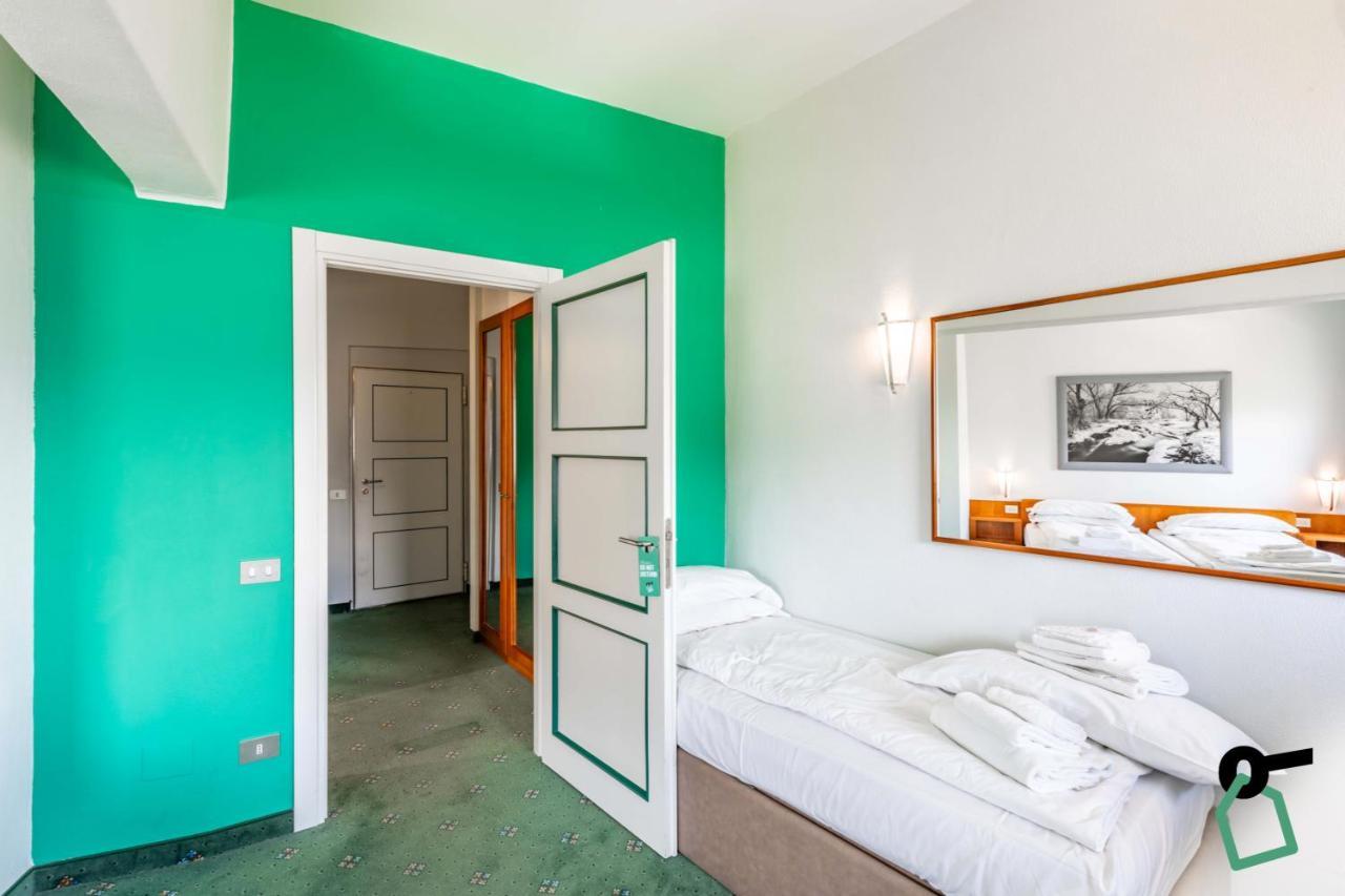 Hotiday Room Collection - Sauze Torre Саузе-д'Ульс Экстерьер фото